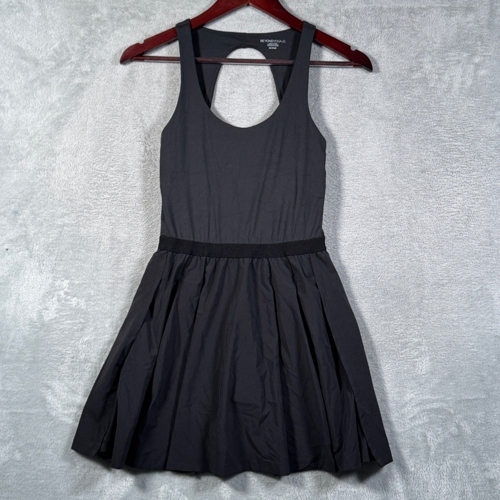 Beyond Yoga Dress Womens XS Black Fit Racerback Score Pleated Shorts $128